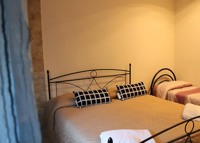 Alojamento de Acomodação e Pequeno-almoço Torre Rometta Marea